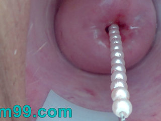 Cervix kurang ajar playing inserting a jepang alat vibrator.