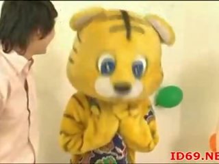 Jap AV doll tastes her own Pussy