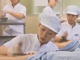 Японки медицинска сестра работа космати кур